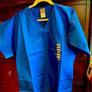 NWT Cherokee scrub top